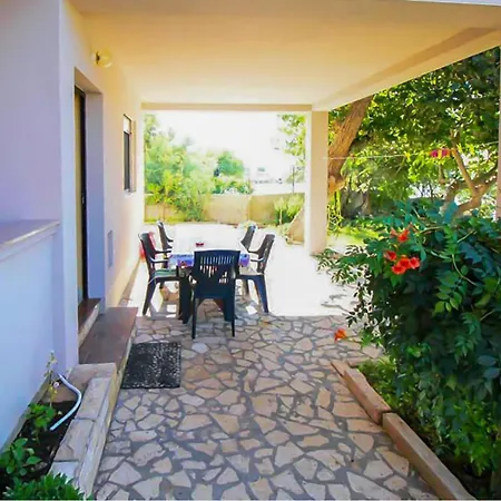 Apartment Beautiful In With Wifi Dinjiska